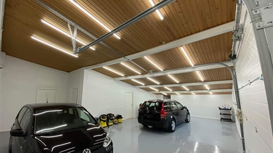 150 m2 lager, showroom i Middelfart til leje