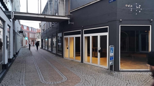 20 m2 butik i Randers C til leje