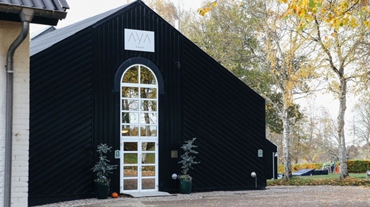 70 m2 showroom i Fredensborg til leje