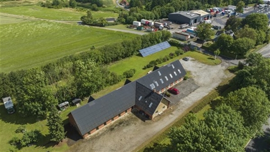 1055 m2 produktion, lager i Haslev til salg