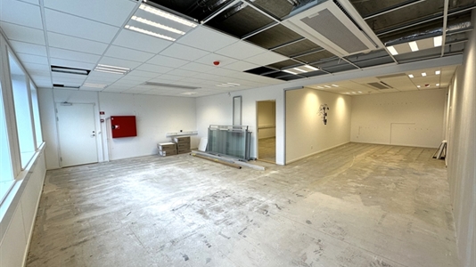 101 m2 kontor, showroom, klinik i Randers SØ til leje