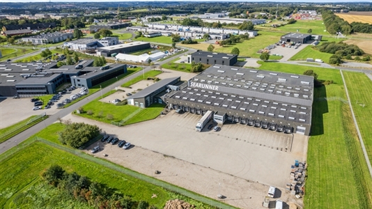 2251 m2 lager i Vejle Centrum til leje