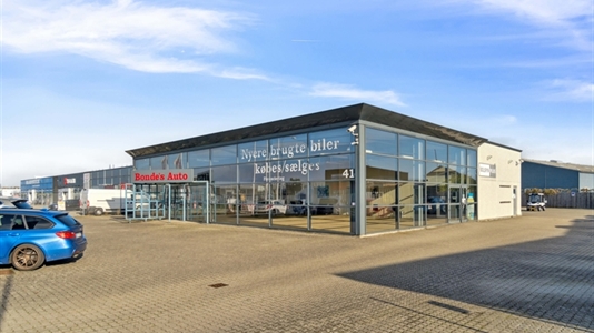 420 m2 showroom i Kastrup til leje