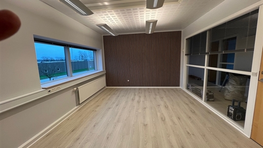 45 m2 kontor, klinik i Herning til leje